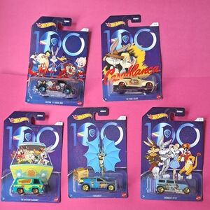 2023 Hot Wheels Warner Brothers WB 100 Years Complete Set 5 of 5 Looney Tunes